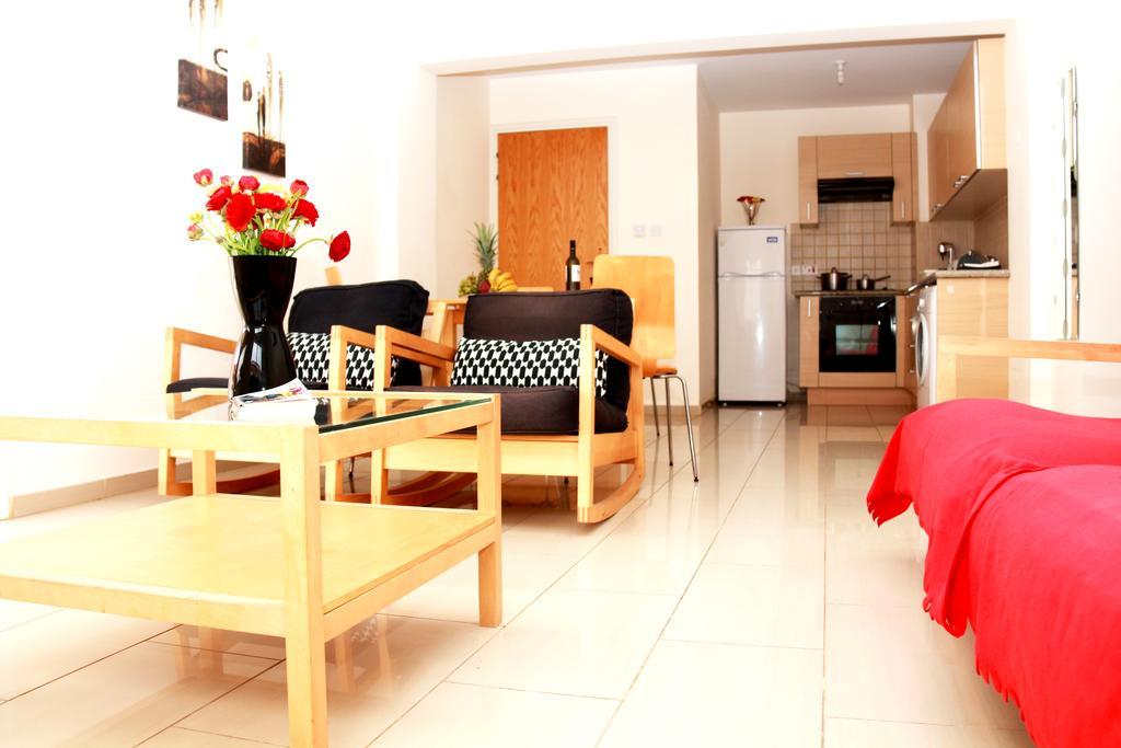 Photothea Apartments Protaras Extérieur photo
