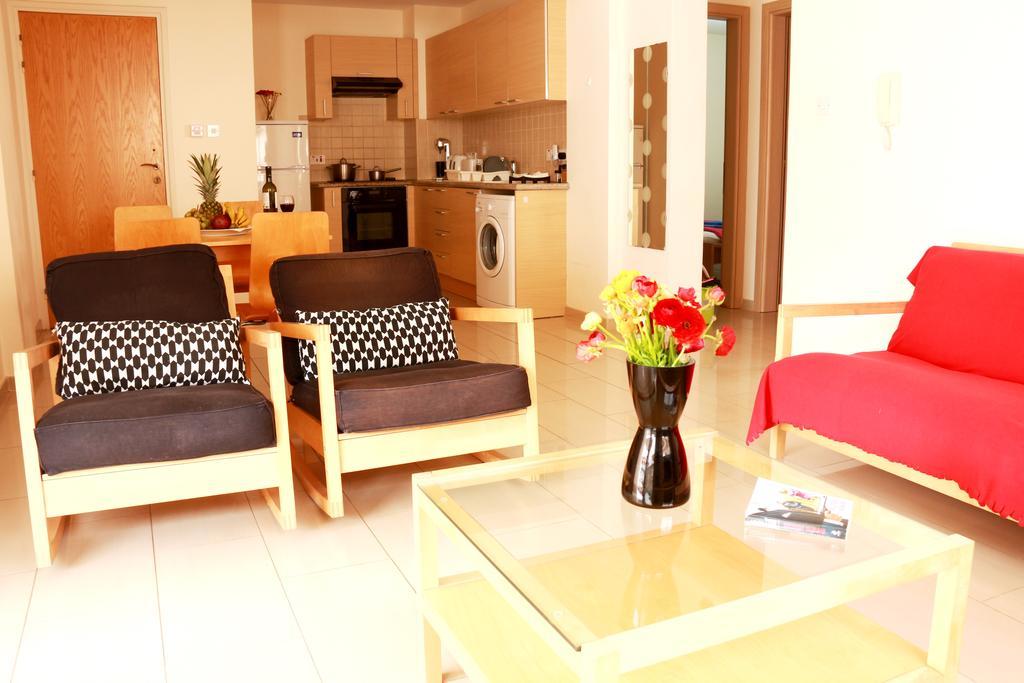 Photothea Apartments Protaras Extérieur photo
